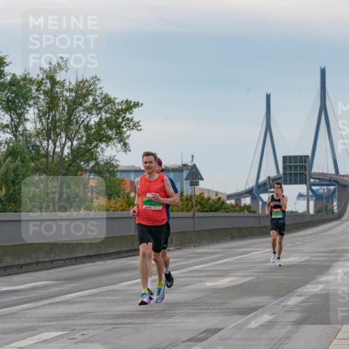 03.10.2025 - Köhlbrandbrückenlauf Michael Burmester http://msf.ph/oto/9159084 03.10.2025 15:36:35 Position 3 12 meine-sportfotos.de