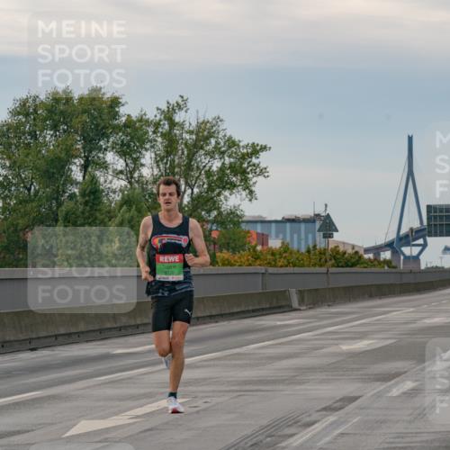 03.10.2025 - Köhlbrandbrückenlauf Michael Burmester http://msf.ph/oto/9159091 03.10.2025 15:36:42 Position 3 9720 meine-sportfotos.de