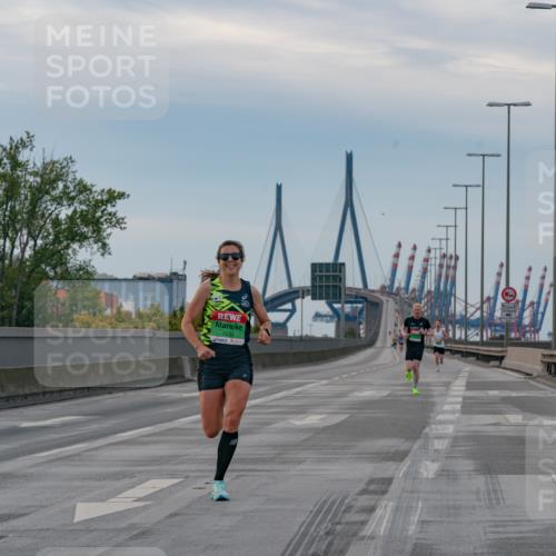 03.10.2025 - Köhlbrandbrückenlauf Michael Burmester http://msf.ph/oto/9159097 03.10.2025 15:36:59 Position 3 7034 meine-sportfotos.de