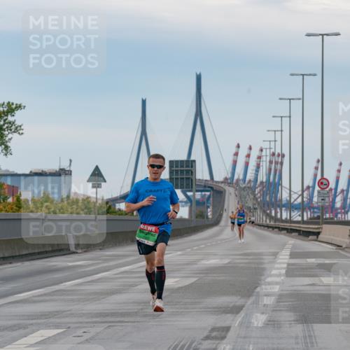 03.10.2025 - Köhlbrandbrückenlauf Michael Burmester http://msf.ph/oto/9159114 03.10.2025 15:37:26 Position 3 7022, 12 meine-sportfotos.de