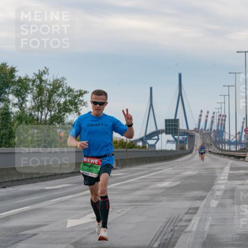 03.10.2025 - Köhlbrandbrückenlauf Michael Burmester http://msf.ph/oto/9159117 03.10.2025 15:37:28 Position 3 7022 meine-sportfotos.de