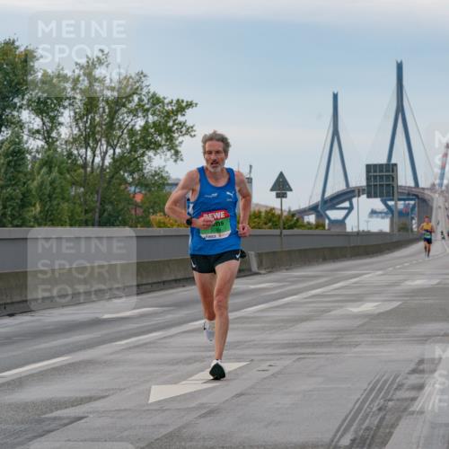 03.10.2025 - Köhlbrandbrückenlauf Michael Burmester http://msf.ph/oto/9159123 03.10.2025 15:37:45 Position 3 12, 5 meine-sportfotos.de