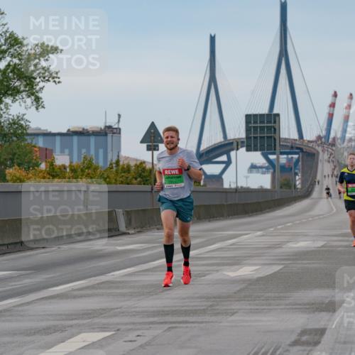 03.10.2025 - Köhlbrandbrückenlauf Michael Burmester http://msf.ph/oto/9159137 03.10.2025 15:38:42 Position 3  meine-sportfotos.de
