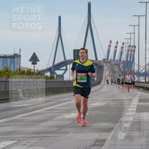 03.10.2025 - Köhlbrandbrückenlauf Michael Burmester http://msf.ph/oto/9159142 03.10.2025 15:38:48 Position 3 9662, 12, 5 meine-sportfotos.de