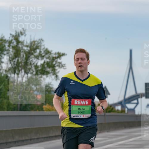 03.10.2025 - Köhlbrandbrückenlauf Michael Burmester http://msf.ph/oto/9159147 03.10.2025 15:38:52 Position 3 9662 meine-sportfotos.de