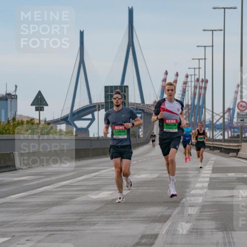 03.10.2025 - Köhlbrandbrückenlauf Michael Burmester http://msf.ph/oto/9159155 03.10.2025 15:39:13 Position 3 12, 5 meine-sportfotos.de