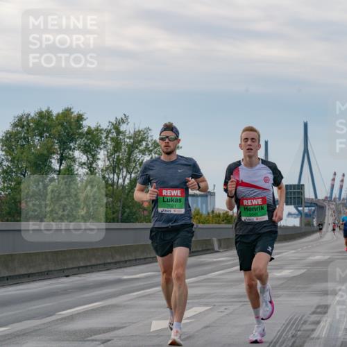 03.10.2025 - Köhlbrandbrückenlauf Michael Burmester http://msf.ph/oto/9159159 03.10.2025 15:39:18 Position 3 7021, 9041 meine-sportfotos.de
