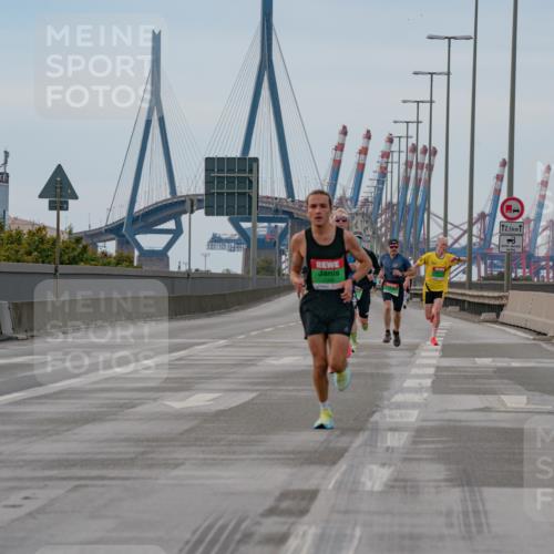 03.10.2025 - Köhlbrandbrückenlauf Michael Burmester http://msf.ph/oto/9159164 03.10.2025 15:39:23 Position 3 12, 5 meine-sportfotos.de