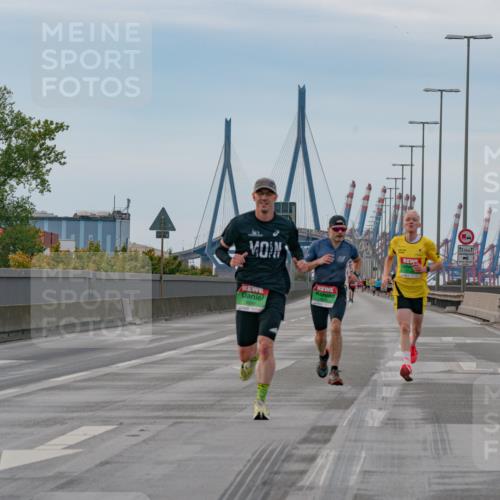 03.10.2025 - Köhlbrandbrückenlauf Michael Burmester http://msf.ph/oto/9159176 03.10.2025 15:39:33 Position 3 12, 5, 8 meine-sportfotos.de