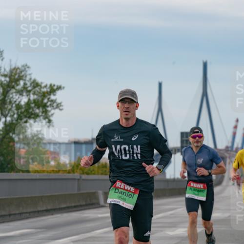 03.10.2025 - Köhlbrandbrückenlauf Michael Burmester http://msf.ph/oto/9159179 03.10.2025 15:39:35 Position 3 9549, 7045, 6 meine-sportfotos.de