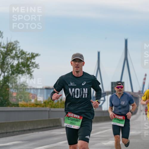 03.10.2025 - Köhlbrandbrückenlauf Michael Burmester http://msf.ph/oto/9159180 03.10.2025 15:39:35 Position 3 9549, 7045 meine-sportfotos.de