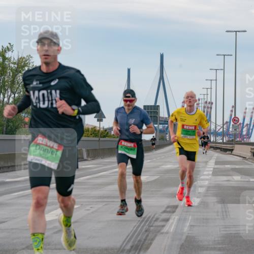 03.10.2025 - Köhlbrandbrückenlauf Michael Burmester http://msf.ph/oto/9159181 03.10.2025 15:39:36 Position 3 9549, 12, 5 meine-sportfotos.de