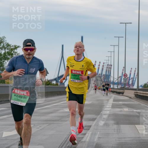 03.10.2025 - Köhlbrandbrückenlauf Michael Burmester http://msf.ph/oto/9159185 03.10.2025 15:39:38 Position 3 7045, 7140 meine-sportfotos.de