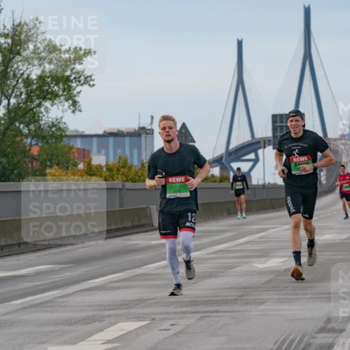 03.10.2025 - Köhlbrandbrückenlauf Michael Burmester http://msf.ph/oto/9159188 03.10.2025 15:39:56 Position 3 9742, 12, 12 meine-sportfotos.de
