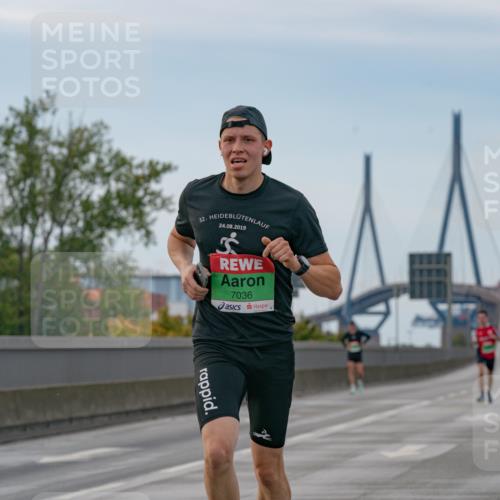 03.10.2025 - Köhlbrandbrückenlauf Michael Burmester http://msf.ph/oto/9159197 03.10.2025 15:40:01 Position 3 32, 24, 08, 2019, 7036 meine-sportfotos.de