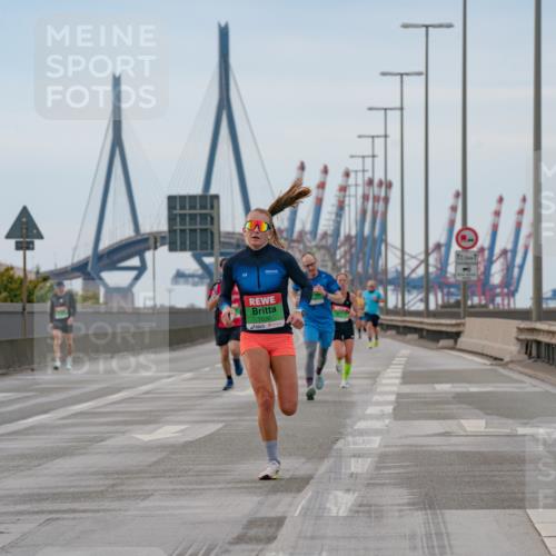 03.10.2025 - Köhlbrandbrückenlauf Michael Burmester http://msf.ph/oto/9159201 03.10.2025 15:40:04 Position 3 7020 meine-sportfotos.de