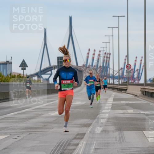 03.10.2025 - Köhlbrandbrückenlauf Michael Burmester http://msf.ph/oto/9159202 03.10.2025 15:40:05 Position 3 7020 meine-sportfotos.de