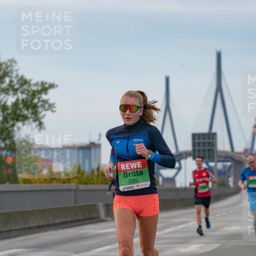 03.10.2025 - Köhlbrandbrückenlauf Michael Burmester http://msf.ph/oto/9159203 03.10.2025 15:40:07 Position 3 7020 meine-sportfotos.de