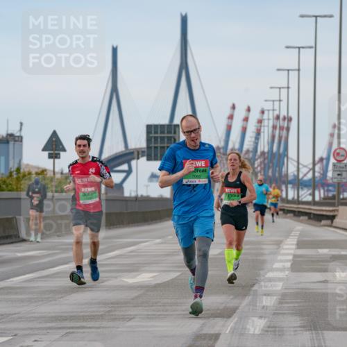 03.10.2025 - Köhlbrandbrückenlauf Michael Burmester http://msf.ph/oto/9159207 03.10.2025 15:40:10 Position 3 96, 7065 meine-sportfotos.de