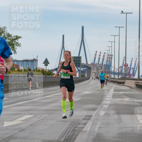 03.10.2025 - Köhlbrandbrückenlauf Michael Burmester http://msf.ph/oto/9159213 03.10.2025 15:40:14 Position 3 7065, 9564 meine-sportfotos.de