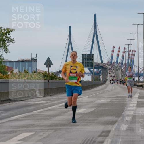 03.10.2025 - Köhlbrandbrückenlauf Michael Burmester http://msf.ph/oto/9159222 03.10.2025 15:40:37 Position 3 12, 5 meine-sportfotos.de