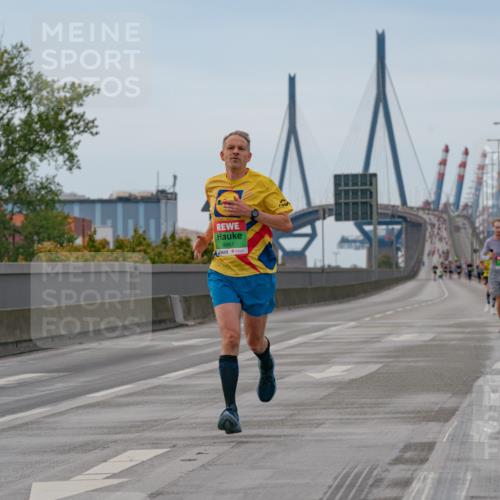 03.10.2025 - Köhlbrandbrückenlauf Michael Burmester http://msf.ph/oto/9159225 03.10.2025 15:40:38 Position 3 8861 meine-sportfotos.de