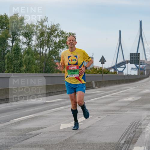 03.10.2025 - Köhlbrandbrückenlauf Michael Burmester http://msf.ph/oto/9159226 03.10.2025 15:40:40 Position 3 8861 meine-sportfotos.de