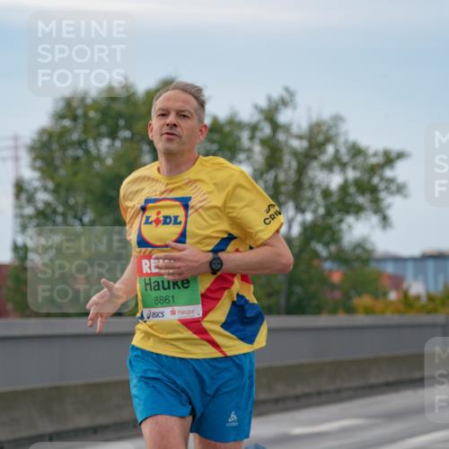 03.10.2025 - Köhlbrandbrückenlauf Michael Burmester http://msf.ph/oto/9159229 03.10.2025 15:40:41 Position 3 8861, 5 meine-sportfotos.de