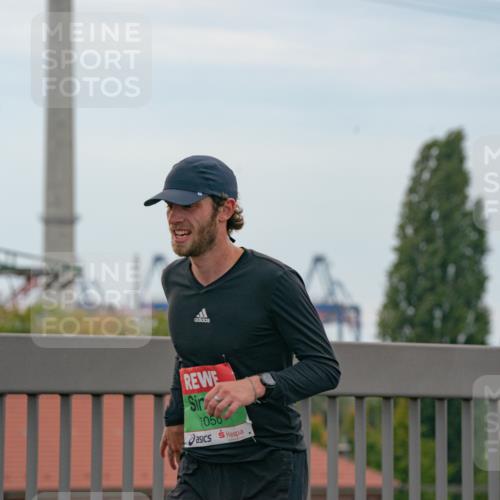 03.10.2025 - Köhlbrandbrückenlauf Michael Burmester http://msf.ph/oto/9159231 03.10.2025 15:40:44 Position 3 1050 meine-sportfotos.de