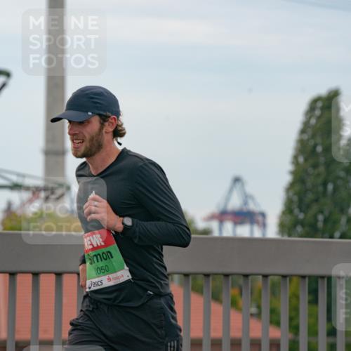 03.10.2025 - Köhlbrandbrückenlauf Michael Burmester http://msf.ph/oto/9159232 03.10.2025 15:40:44 Position 3 050 meine-sportfotos.de