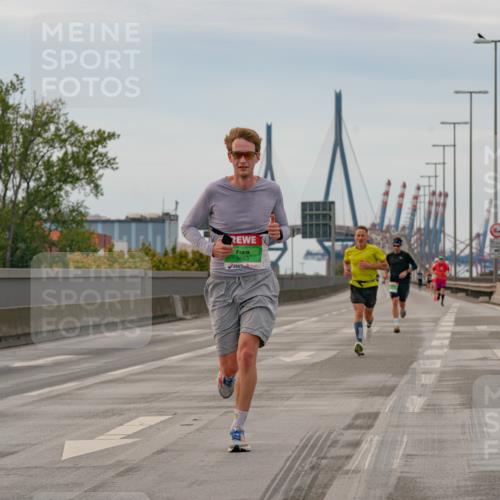 03.10.2025 - Köhlbrandbrückenlauf Michael Burmester http://msf.ph/oto/9159235 03.10.2025 15:40:50 Position 3 9663 meine-sportfotos.de
