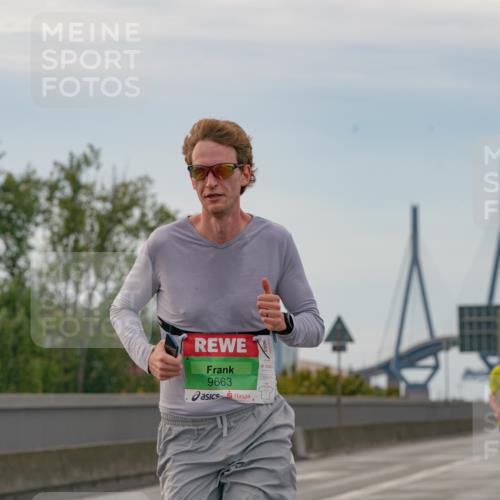 03.10.2025 - Köhlbrandbrückenlauf Michael Burmester http://msf.ph/oto/9159239 03.10.2025 15:40:51 Position 3 9663 meine-sportfotos.de