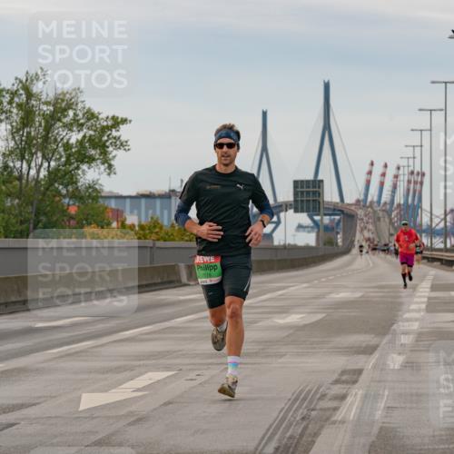 03.10.2025 - Köhlbrandbrückenlauf Michael Burmester http://msf.ph/oto/9159250 03.10.2025 15:40:59 Position 3 7118 meine-sportfotos.de