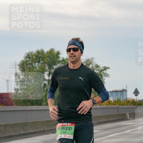 03.10.2025 - Köhlbrandbrückenlauf Michael Burmester http://msf.ph/oto/9159254 03.10.2025 15:41:01 Position 3 7118 meine-sportfotos.de
