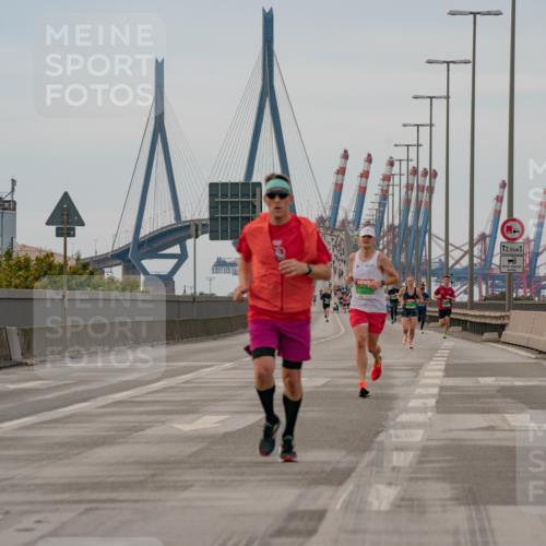 03.10.2025 - Köhlbrandbrückenlauf Michael Burmester http://msf.ph/oto/9159255 03.10.2025 15:41:09 Position 3 2, 5 meine-sportfotos.de