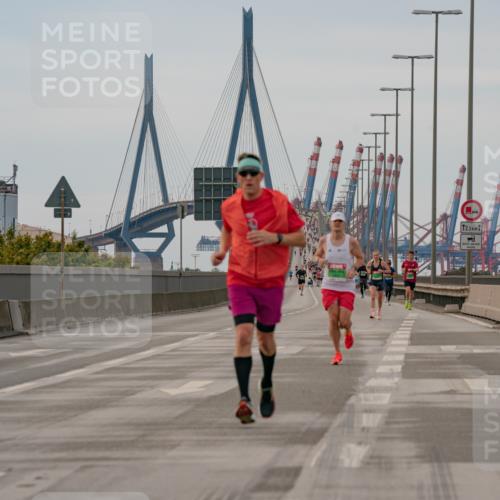03.10.2025 - Köhlbrandbrückenlauf Michael Burmester http://msf.ph/oto/9159256 03.10.2025 15:41:09 Position 3 12, 5 meine-sportfotos.de
