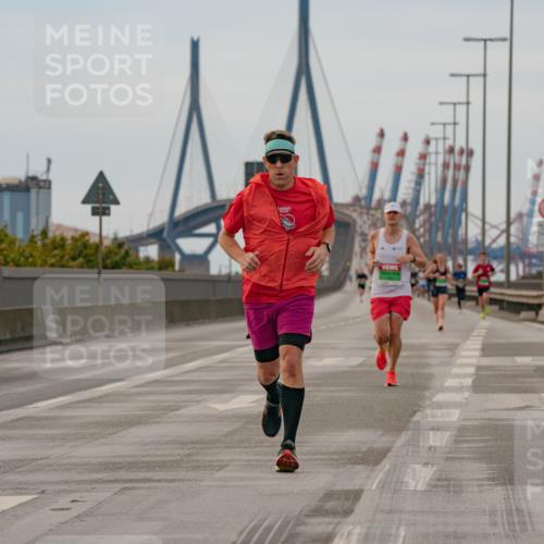 03.10.2025 - Köhlbrandbrückenlauf Michael Burmester http://msf.ph/oto/9159259 03.10.2025 15:41:10 Position 3  meine-sportfotos.de