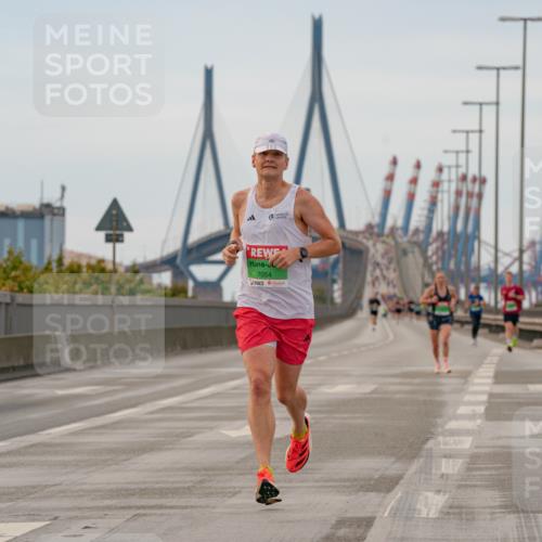 03.10.2025 - Köhlbrandbrückenlauf Michael Burmester http://msf.ph/oto/9159263 03.10.2025 15:41:15 Position 3 7054 meine-sportfotos.de
