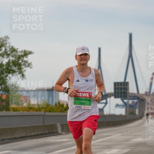 03.10.2025 - Köhlbrandbrückenlauf Michael Burmester http://msf.ph/oto/9159265 03.10.2025 15:41:17 Position 3 7054 meine-sportfotos.de