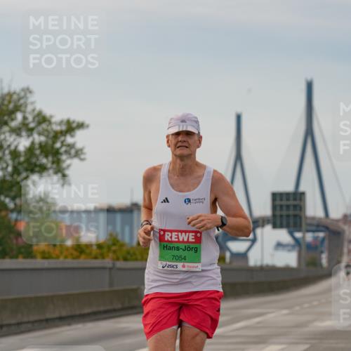 03.10.2025 - Köhlbrandbrückenlauf Michael Burmester http://msf.ph/oto/9159267 03.10.2025 15:41:17 Position 3 7054 meine-sportfotos.de