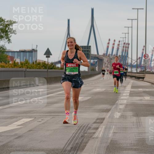 03.10.2025 - Köhlbrandbrückenlauf Michael Burmester http://msf.ph/oto/9159271 03.10.2025 15:41:28 Position 3 8968 meine-sportfotos.de