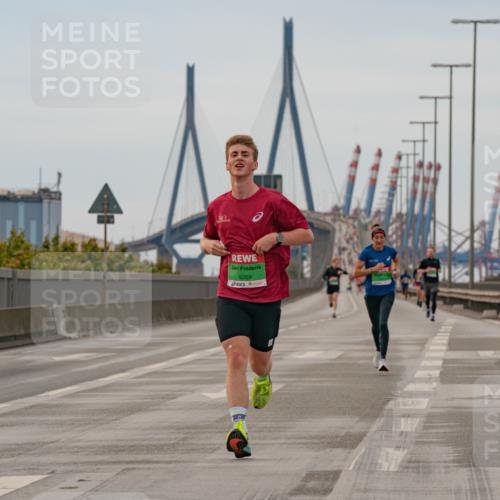 03.10.2025 - Köhlbrandbrückenlauf Michael Burmester http://msf.ph/oto/9159278 03.10.2025 15:41:35 Position 3 9269 meine-sportfotos.de