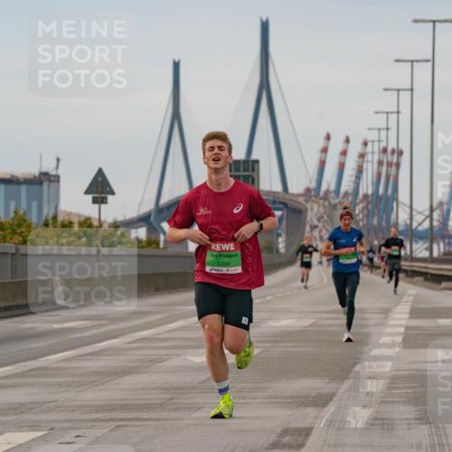 03.10.2025 - Köhlbrandbrückenlauf Michael Burmester http://msf.ph/oto/9159279 03.10.2025 15:41:35 Position 3 9269 meine-sportfotos.de