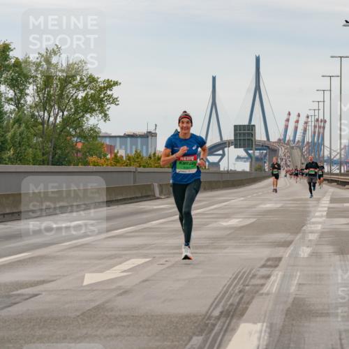 03.10.2025 - Köhlbrandbrückenlauf Michael Burmester http://msf.ph/oto/9159288 03.10.2025 15:41:41 Position 3 12, 5 meine-sportfotos.de