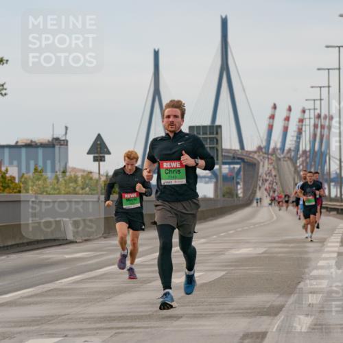 03.10.2025 - Köhlbrandbrückenlauf Michael Burmester http://msf.ph/oto/9159294 03.10.2025 15:41:54 Position 3 7143, 12 meine-sportfotos.de
