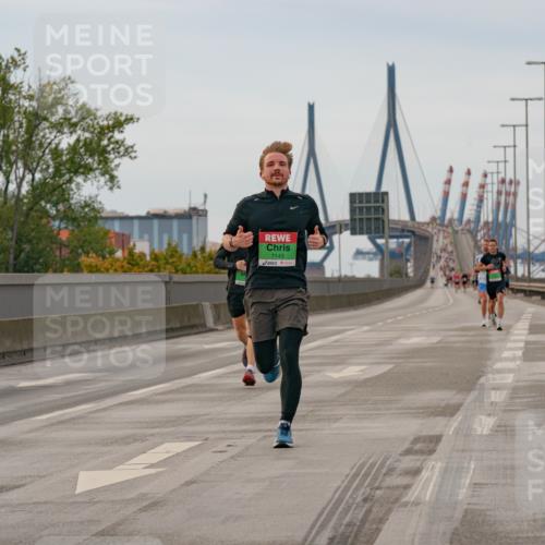 03.10.2025 - Köhlbrandbrückenlauf Michael Burmester http://msf.ph/oto/9159295 03.10.2025 15:41:55 Position 3 7143 meine-sportfotos.de