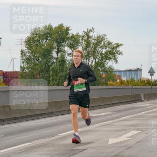 03.10.2025 - Köhlbrandbrückenlauf Michael Burmester http://msf.ph/oto/9159302 03.10.2025 15:41:59 Position 3 7520 meine-sportfotos.de