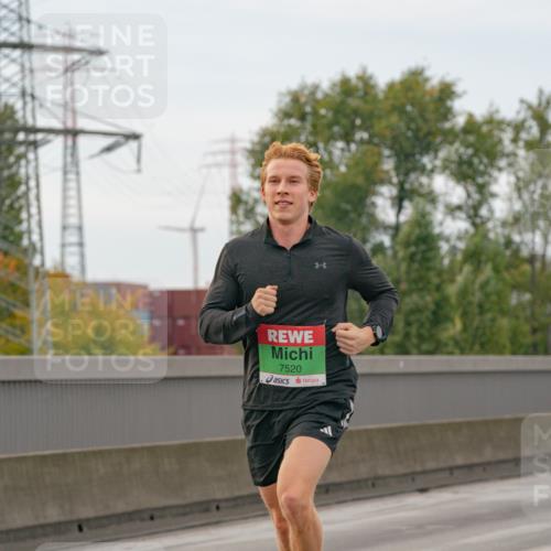 03.10.2025 - Köhlbrandbrückenlauf Michael Burmester http://msf.ph/oto/9159303 03.10.2025 15:42:00 Position 3 7520 meine-sportfotos.de