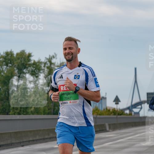 03.10.2025 - Köhlbrandbrückenlauf Michael Burmester http://msf.ph/oto/9159313 03.10.2025 15:42:11 Position 3 7047 meine-sportfotos.de