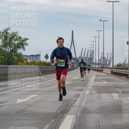 03.10.2025 - Köhlbrandbrückenlauf Michael Burmester http://msf.ph/oto/9159316 03.10.2025 15:42:14 Position 3  meine-sportfotos.de